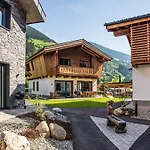 The Village - Stone House 度假居 *
